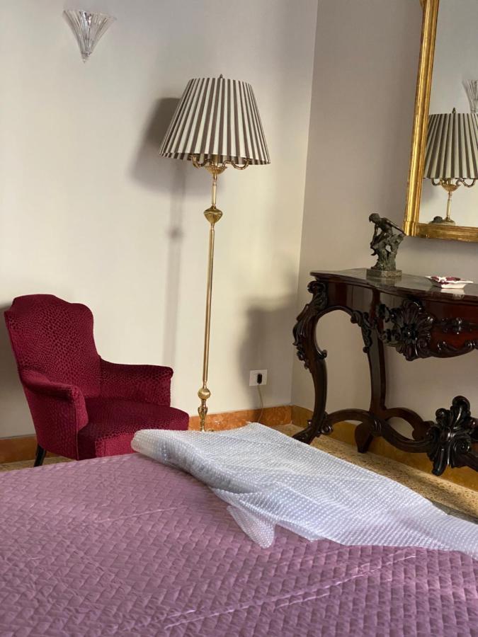 Dimora Donna Elena By Ranieri Bed & Breakfast Naples Exterior photo