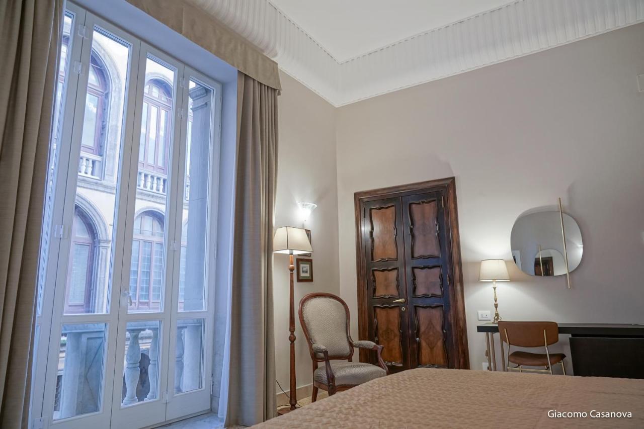 Dimora Donna Elena By Ranieri Bed & Breakfast Naples Exterior photo