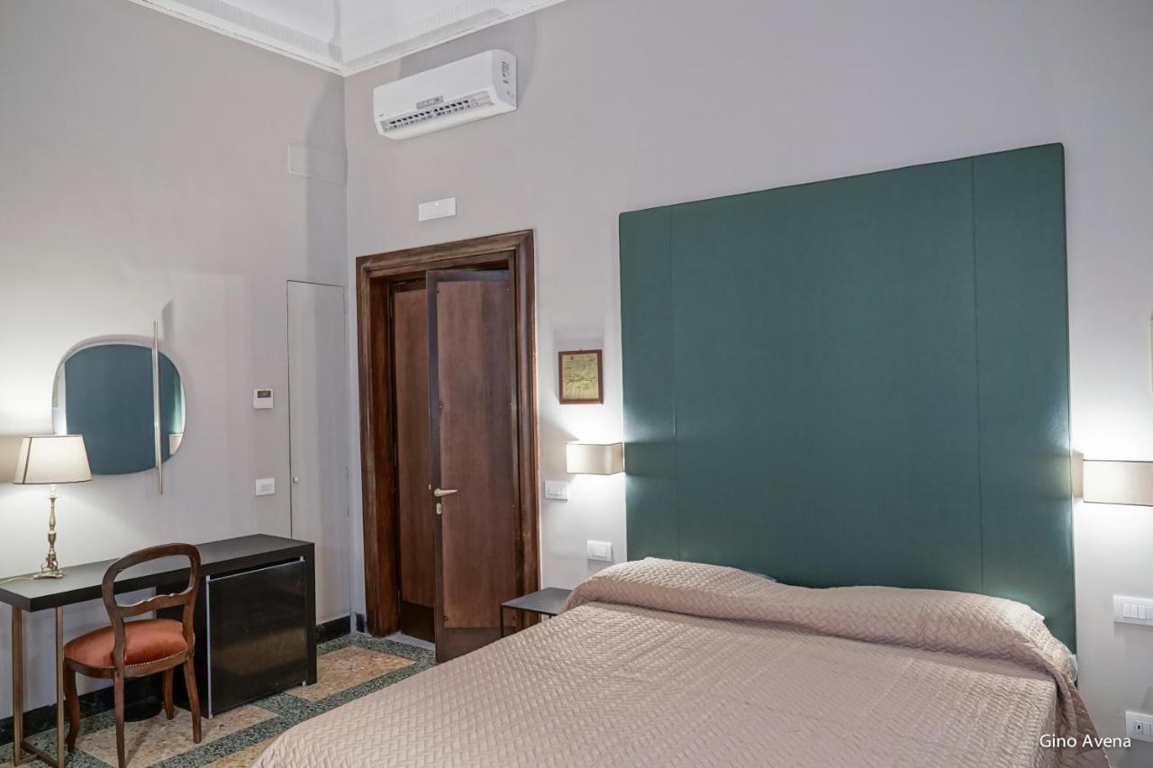 Dimora Donna Elena By Ranieri Bed & Breakfast Naples Exterior photo